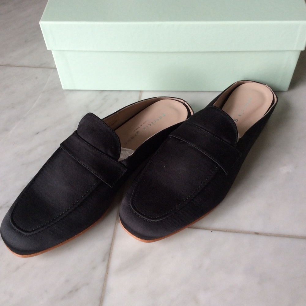 NIB Patricia Green Suffolk Black Loafer Mules